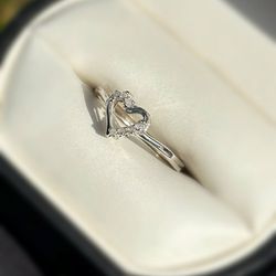 Jewelry 10k solid white gold diamonds 0.06CTW Heart ring sz 6.50
