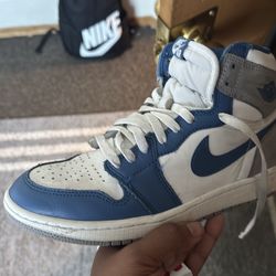 8.5   Jordans 20 dollars