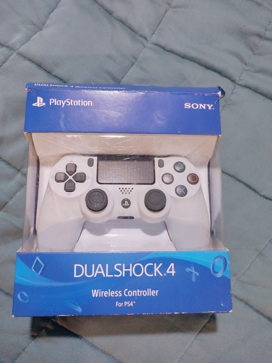Sony PS4  Dualshock 4 Controller & back paddle attachment Open box New