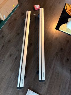 Lexus GX460 (w/flush rails) Yakima Roof Rack System