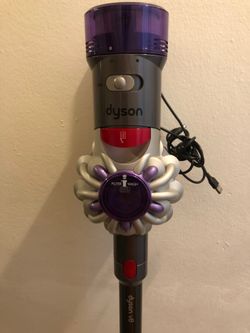 Dyson V8 cyclone with Charger $350 obo