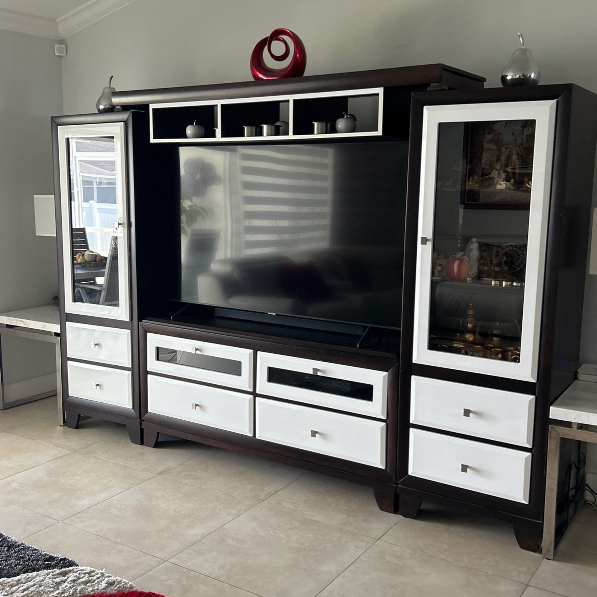 BRAND NEW WOODED TV STAND WITH GLASSED CURIOS WITH LIGHT INSIDE FOR CHINA AND 6 DRAWERS