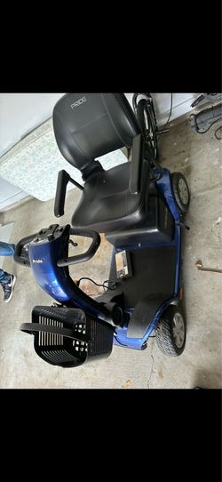 BRAND NEW Golden Technologies Companion Mobility Scooter + Harmar Vehicle Lift Package