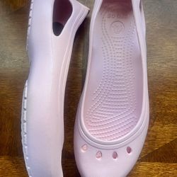Brand NEW Ladies Size 9 Crocs Pink Kadee Ballet Flats.