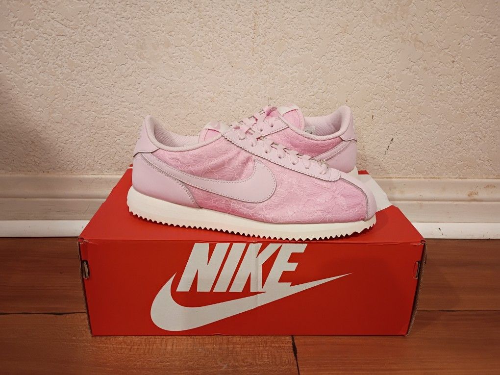 Nike Cortez Women's Size 8