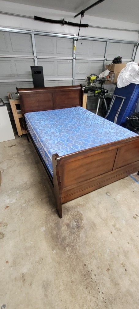 Full Size Sleigh Bed
