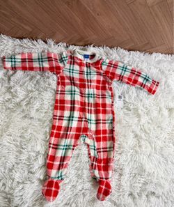 New With Tags Old Navy Warm & Cozy Red/Green Plaid Microfleece Baby Pajama Sleeper, 3-6 Mo (NWT)