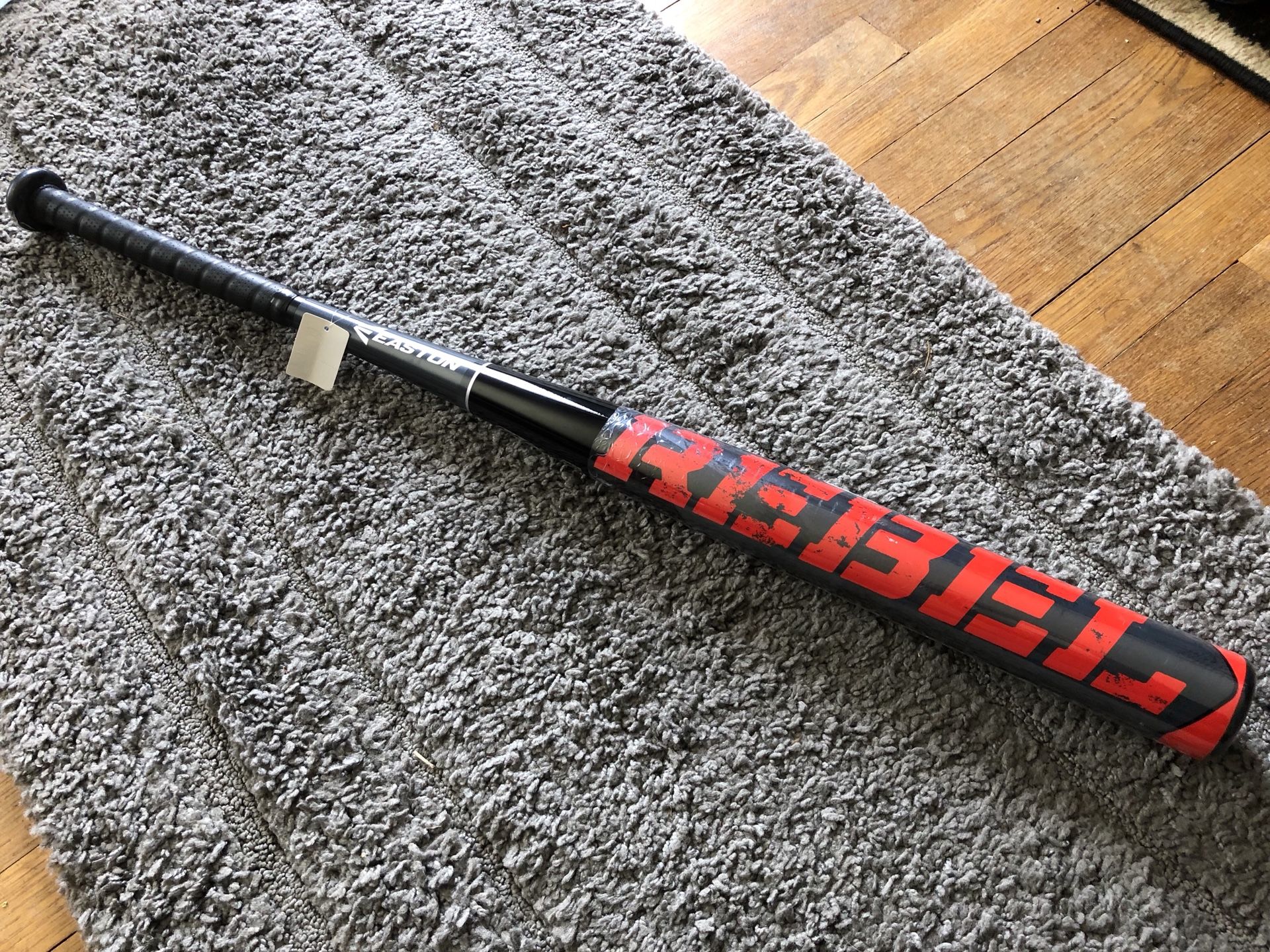 Brand new Easton Rebel 34”28oz Slowpitch bat
