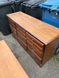 Dresser