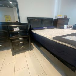 BEAUTIFUL BLACK BEDROOM SET 