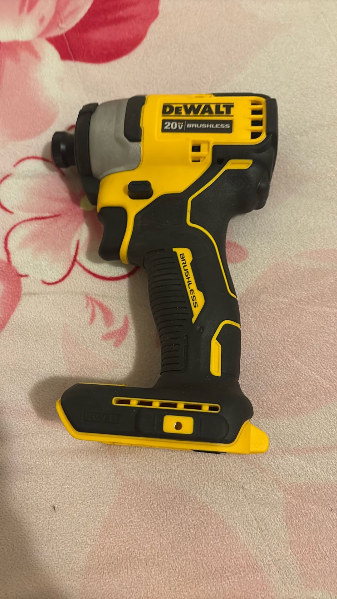 DE WALT 20 V IMPACTO PNLY TOOL
