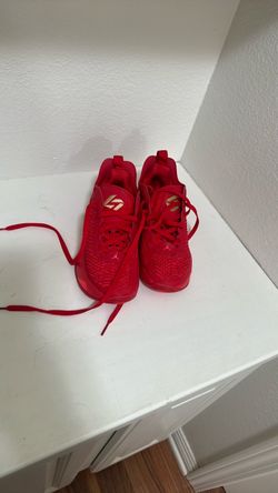 red boy shows 4Y
