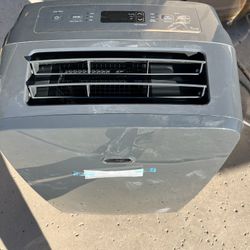 LG 8,000 BTU (12,000 BTU ASHRAE) 115-Volt Portable Air Conditioner Cools 350 Sq. Ft. with Dehumidifier and Wi-Fi in Gray