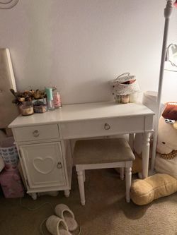 Girls Vanity