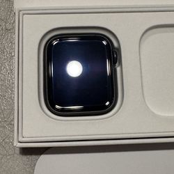 Apple Watch SE Model A2352 Space Gray Aluminum 44mm