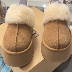 Women UGG Funkette Size 7