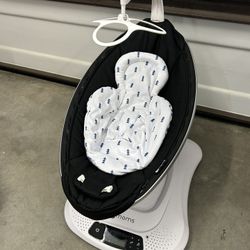 4Moms MamaRoo Multi-Motion Baby Swing