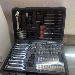 Pittsburg Everything Tool Set 450+ Tools 