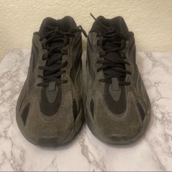Yezzy 700 Boost 700 V2 Vanta Size 10