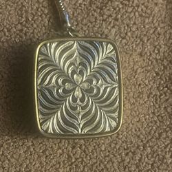 Vintage -clover Music Box