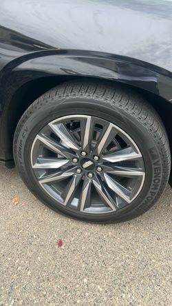 Escalade rims and tires 22”