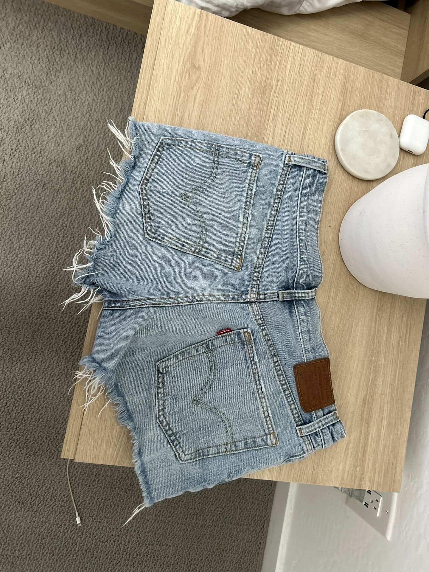 Levi Shorts Size 27