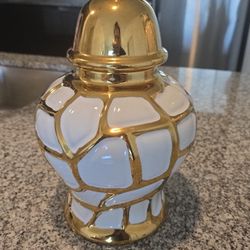 Beautiful White Gold Ginger Jar Small ! $38