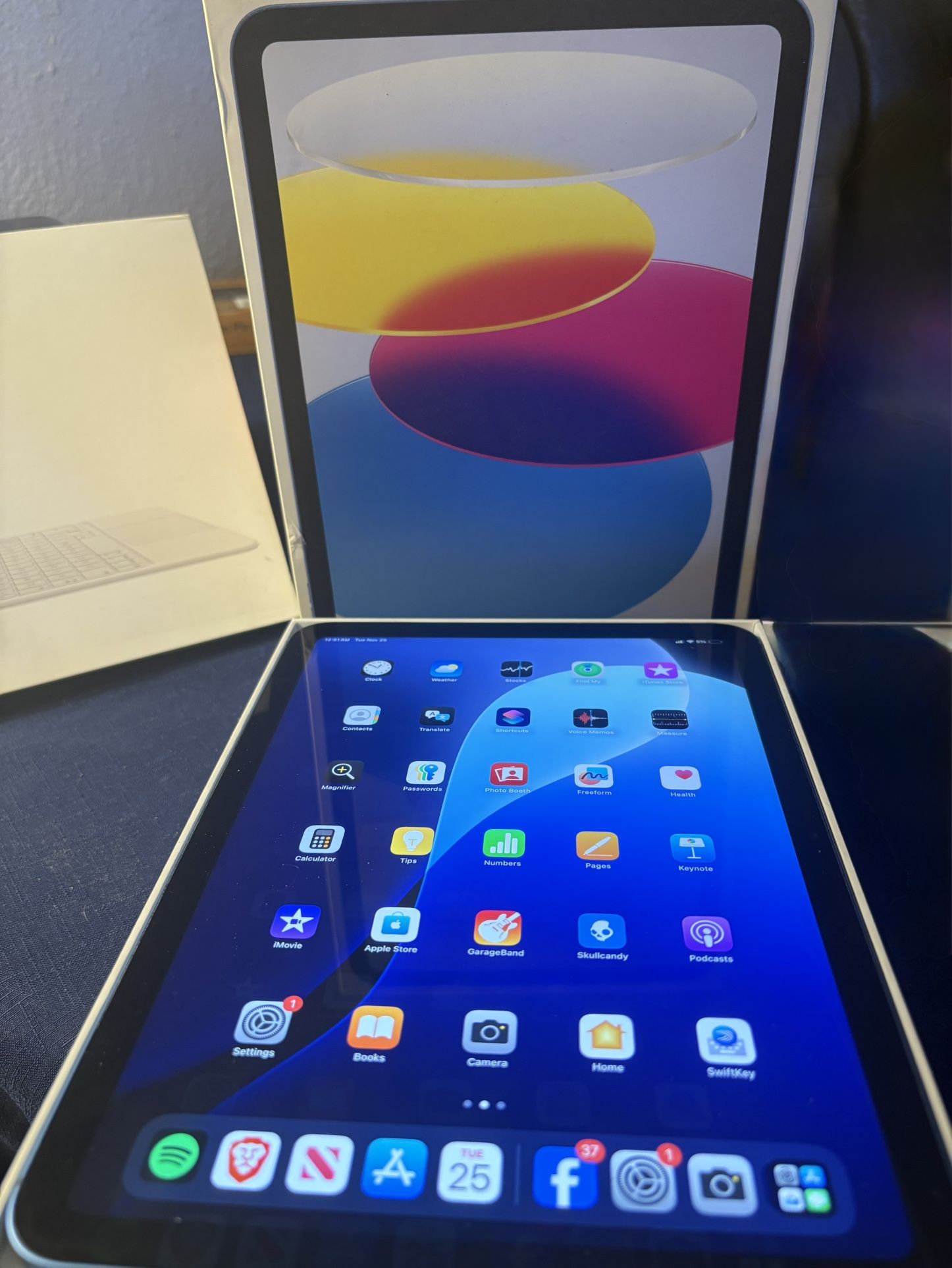 Apple iPad 11 Brand New Comes With Accessories