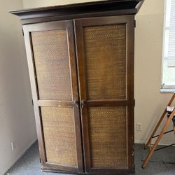 Entertainment Center/Armoire