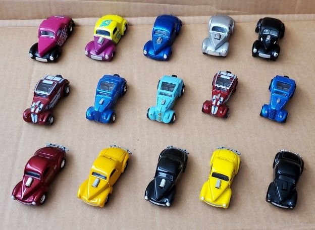 Lot 15 Johnny Lightning, Racing Champions Willys 1:64 Diecast 1(contact info removed) 1941
