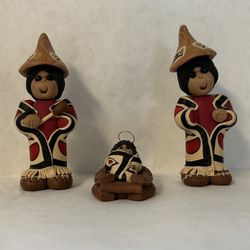 Native American Alaskan Nativity figurines