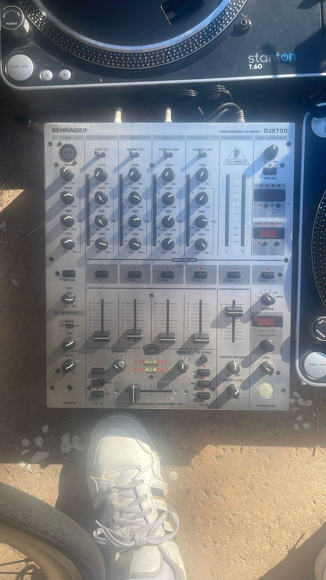 Behringer Professional Pro Mixer DJX-700