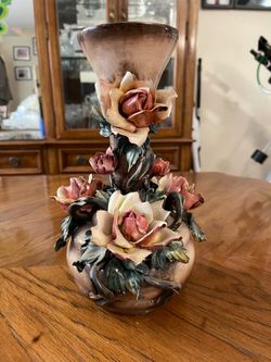 Vintage Italian Porcelain Vase with “Certificato Di Garanzia” Tag Inside with 9 Pointed Crown 1093/C