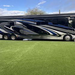 Excellent Shape 2018 Tiffin Allegro bus 45OPP