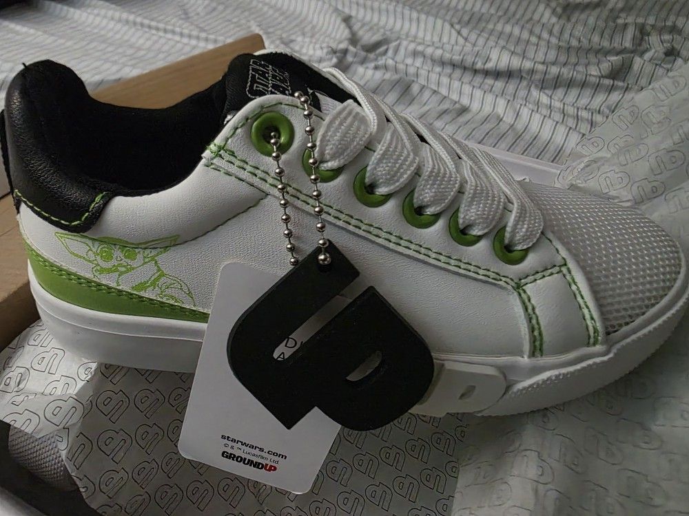 Disney UP. Size 13 The Mandalorian