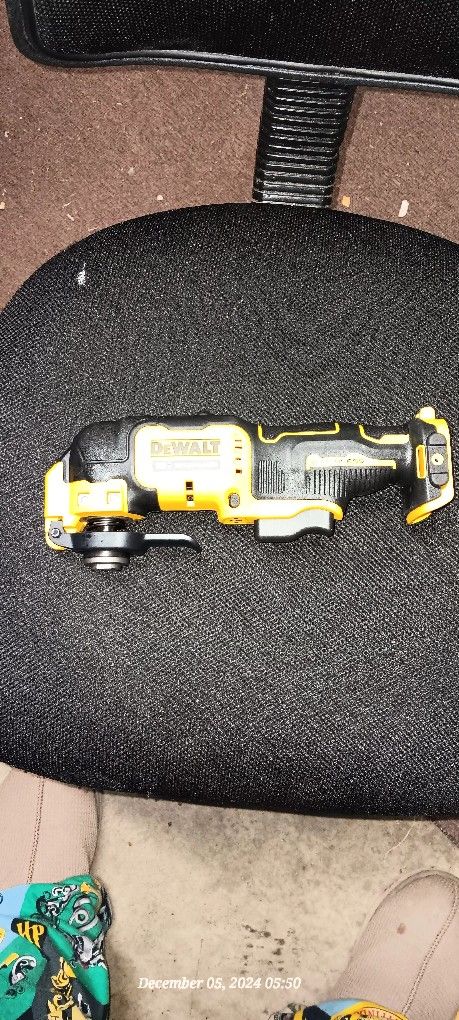 12 VOLT Dewalt Multitool (New)