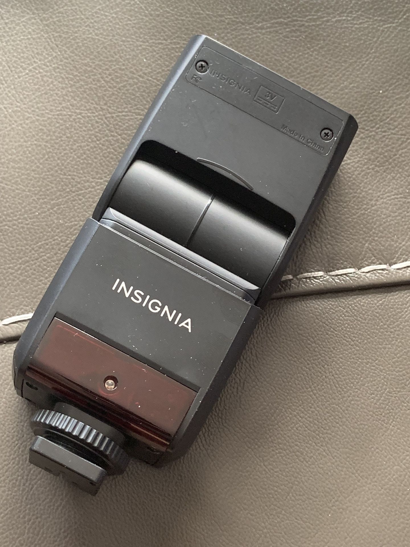 Insignia Compact TTL Flash for Sony camera