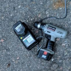 Portacable drill, batteries and charger 

