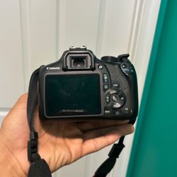 Canon rebel T6 camera 