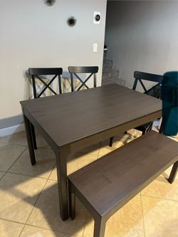 IKEA Expandable Dining Table Set – 4 Chairs – Excellent Condition