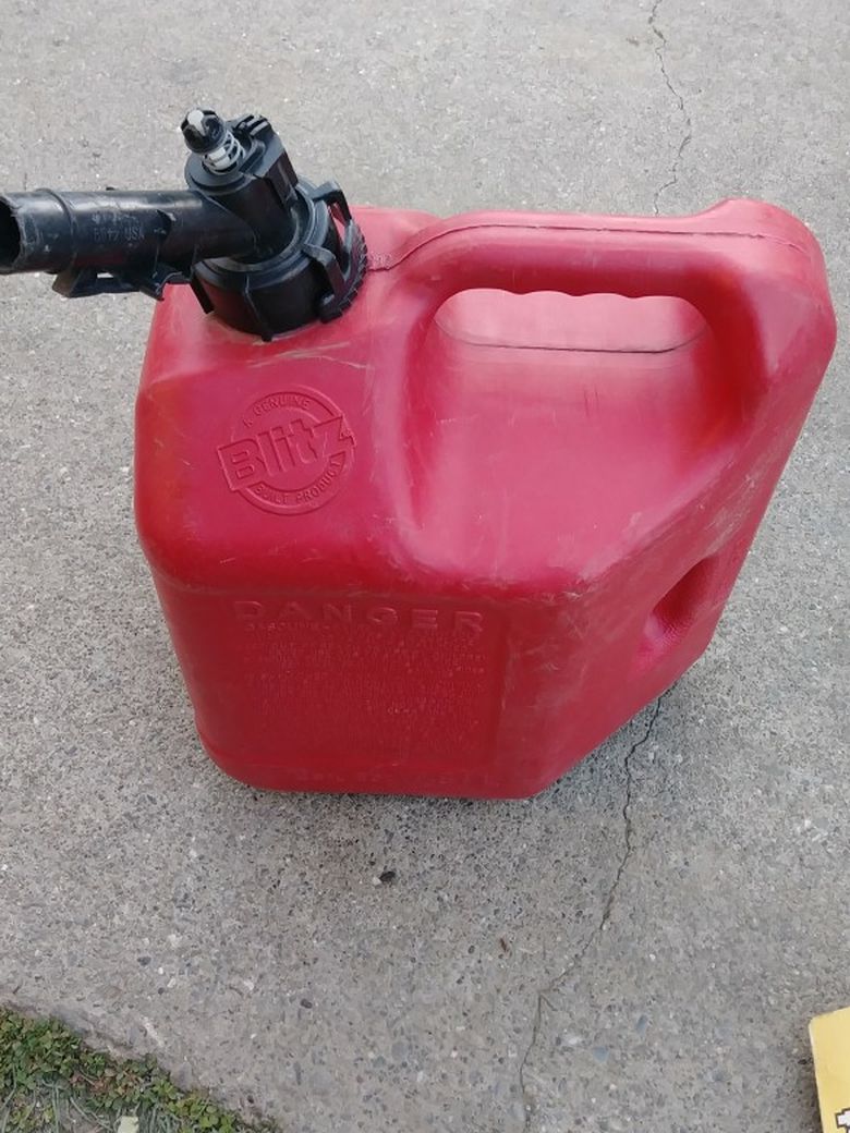 2 Gal. Gas Can. 7.81L