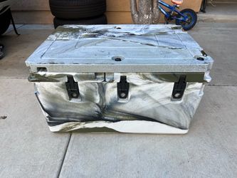 Pacbak heavy duty cooler like new asking $300 thanks