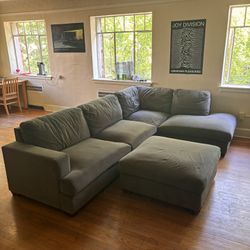 L 2-Piece Sectional Couch With Square Ottoman