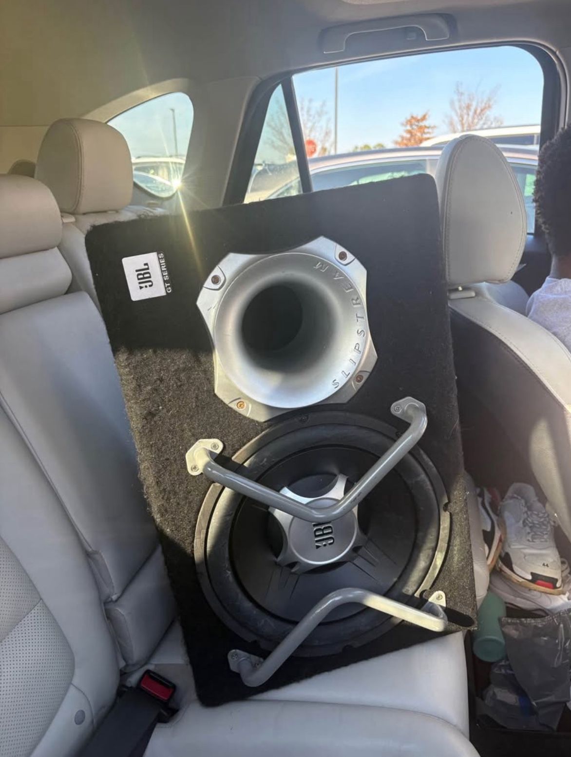 JBL 12” subwoofer JBL 450watt amp inside box