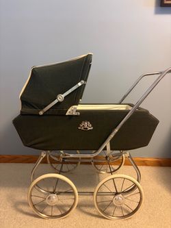 Vintage English Baby Pram Carriage