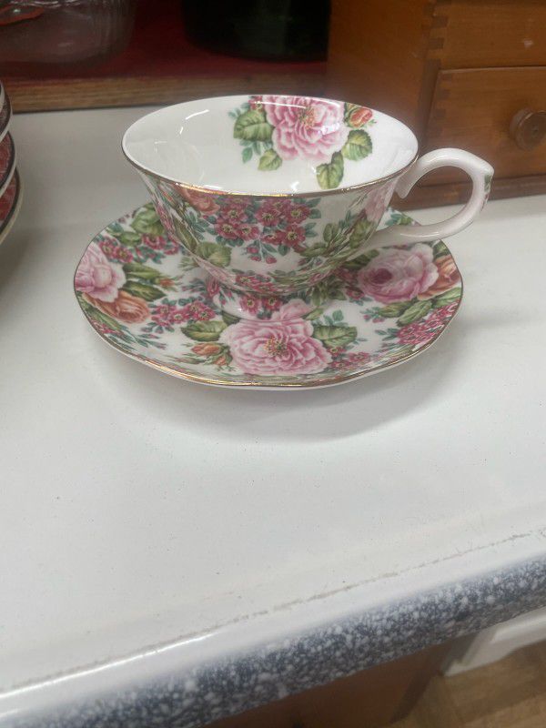 Rose  Floral Elizabeth Teacup And Saucer Set  