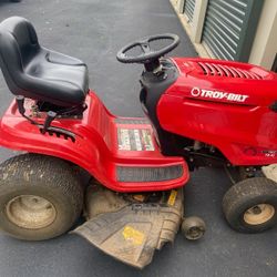 RIDING LAWNMOWER