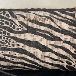 Michael Kors Double Zip Card Phone Wallet