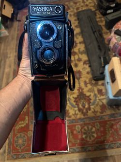 Yashica Mat-124 G Medium Format Camera