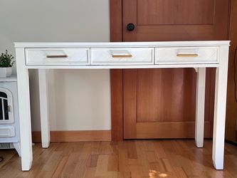 Solid wood desk w/ USB & Charging Port